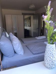 Apartment with Garden View room in Gæstgiveri Bregninge