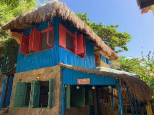 Beach House-Casita in Calatagan with pool ( for 6)