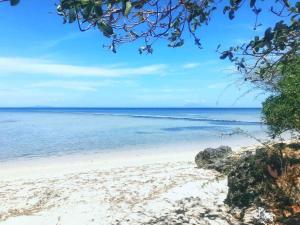 Beach House-Casita in Calatagan with pool ( for 6)