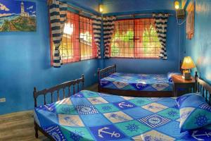 Beach House-Casita in Calatagan with pool ( for 6)