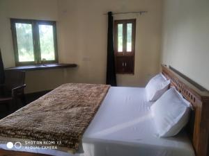 Aryan Camp - RiverView Farmstay, Panna Tiger Reserve, Madla