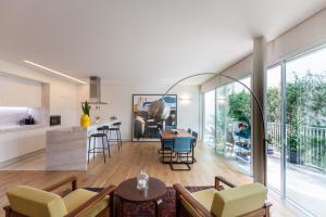 FLH Av. Liberdade Stunning Apartment with Balcony & Parking