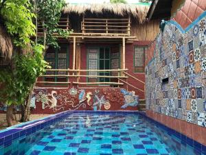 Capiz Beach Villa w pool (entire cottage for 12)