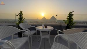 Pyramids View& Grand Museum With Jacuzzi On Eleven Floor & Roof Restaurant
