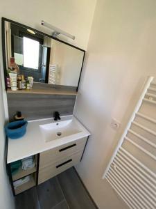 Appartements Frejus apparement moderne avec jardin et jacuzzi : photos des chambres