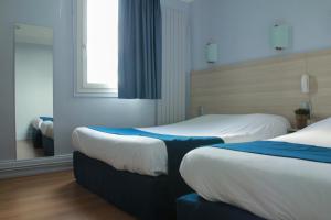 Hotels Hotel De La Cathedrale : photos des chambres