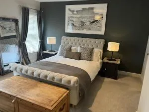 Luxurious Victorian villa with parking sleeps six - Westley