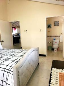 Hillside Retreat in Gated Community Close to Beach