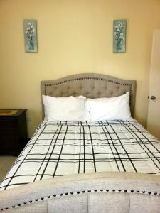 Hillside Retreat in Gated Community Close to Beach