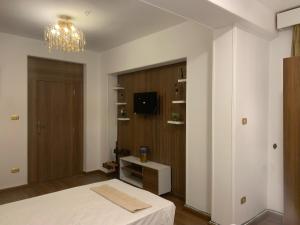 Osiris pyramids view inn