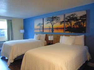 Double Room with Two Double Beds - Smoking room in Days Inn by Wyndham Fordyce
