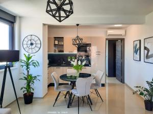 Enjoy Pula - new apt with terrace and FREE parking garage
