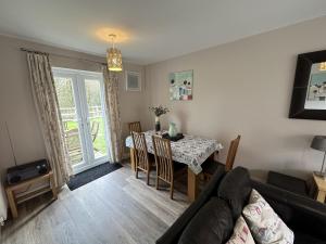 Newts Place Cottage - Part of the The Bay Filey Holiday Village with pool, gym and direct beach access, pub, restaurant, tennis and meadows walks