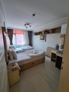 Standard Twin Room room in Oceans 7 Hotel