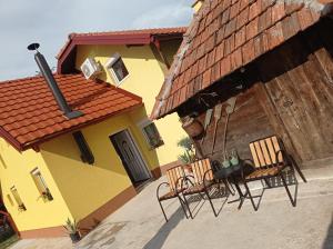 Njih tri Jelova gora