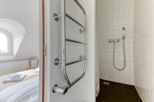 Studio Cocoon with View in the Heart of Paris 09