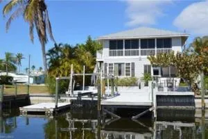 Island Time Tropical Oasis - Bokeelia