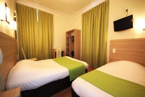 Hotels Hotel De La Cathedrale : Chambre Triple