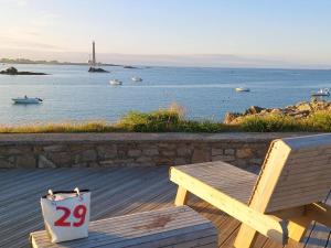 Maisons de vacances Natural stone house close to the sea, Lannilis : photos des chambres