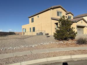 Beautiful house in nice Rio Rancho New Mexico neighborhood