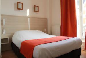 Hotels Hotel De La Cathedrale : photos des chambres