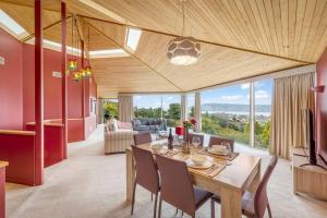 BELLA VISTA Large Family Home Views Forever