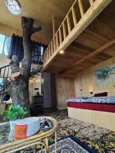 Ivory Castle Treehouse by TheWoodenBranch