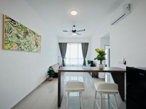 Balinese Seaview Trevor Amber Suite