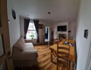 Two Bedroom End Terrace House near Birchington High Street - Minster