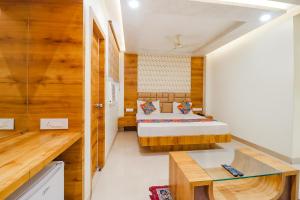 FabHotel Holiday Grand