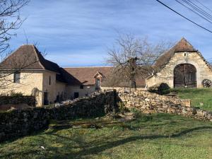 Maisons de vacances Gite de charme 6 a 7 pers avec SPA prive : photos des chambres