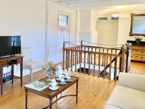 Le Manoir by CauxCottes