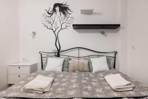 Cosy central apartment at river