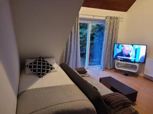 Rent Unique the Otford modern home 1 bed with mezzanine