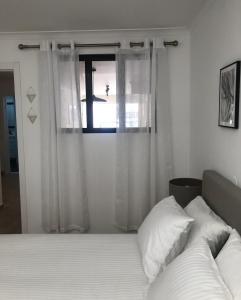 Accommodation in Sesimbra - Two Double Bedroom