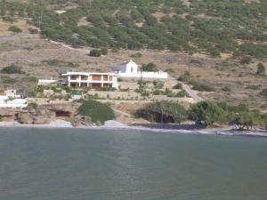 Tholos Bay Suites