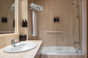 Double Room room in Hotel Astur Plaza