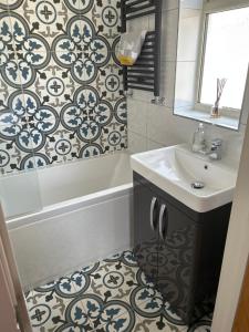 The Oaks, Luxury 2 bedroom cottage in a peaceful location