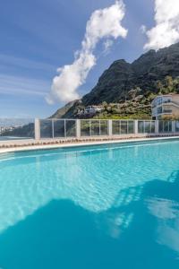 Coastal Vista: retreat in nature