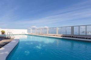 Coastal Vista: retreat in nature