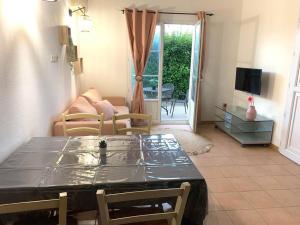 Maisons de vacances JASSE CAMARGUAISE - PISCINE ET BOULODROME : photos des chambres
