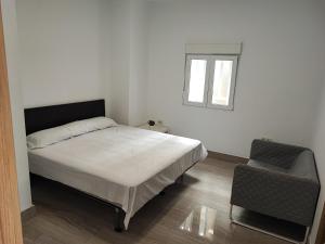 Precioso bajo muy grande a 200 metros de playa