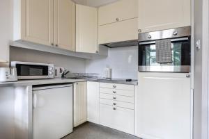Bright 2 bedroom flat with terrace in Notting Hill