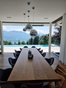 Attersee Luxury Design Villa with dream views, large Pool and Sauna