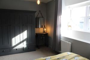 Bumblebee Cottage nestled in stunning countryside.