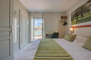 Hotels Hotel Saint Louis : Chambre Double Supérieure