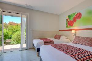 Hotels Hotel Saint Louis : Chambre Triple Confort