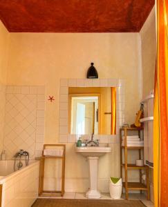 B&B / Chambres d'hotes Maison Sainte Barbe : photos des chambres