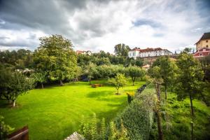 Kristian - House and Garden by KH