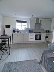 The Lodge, 9 Dene House